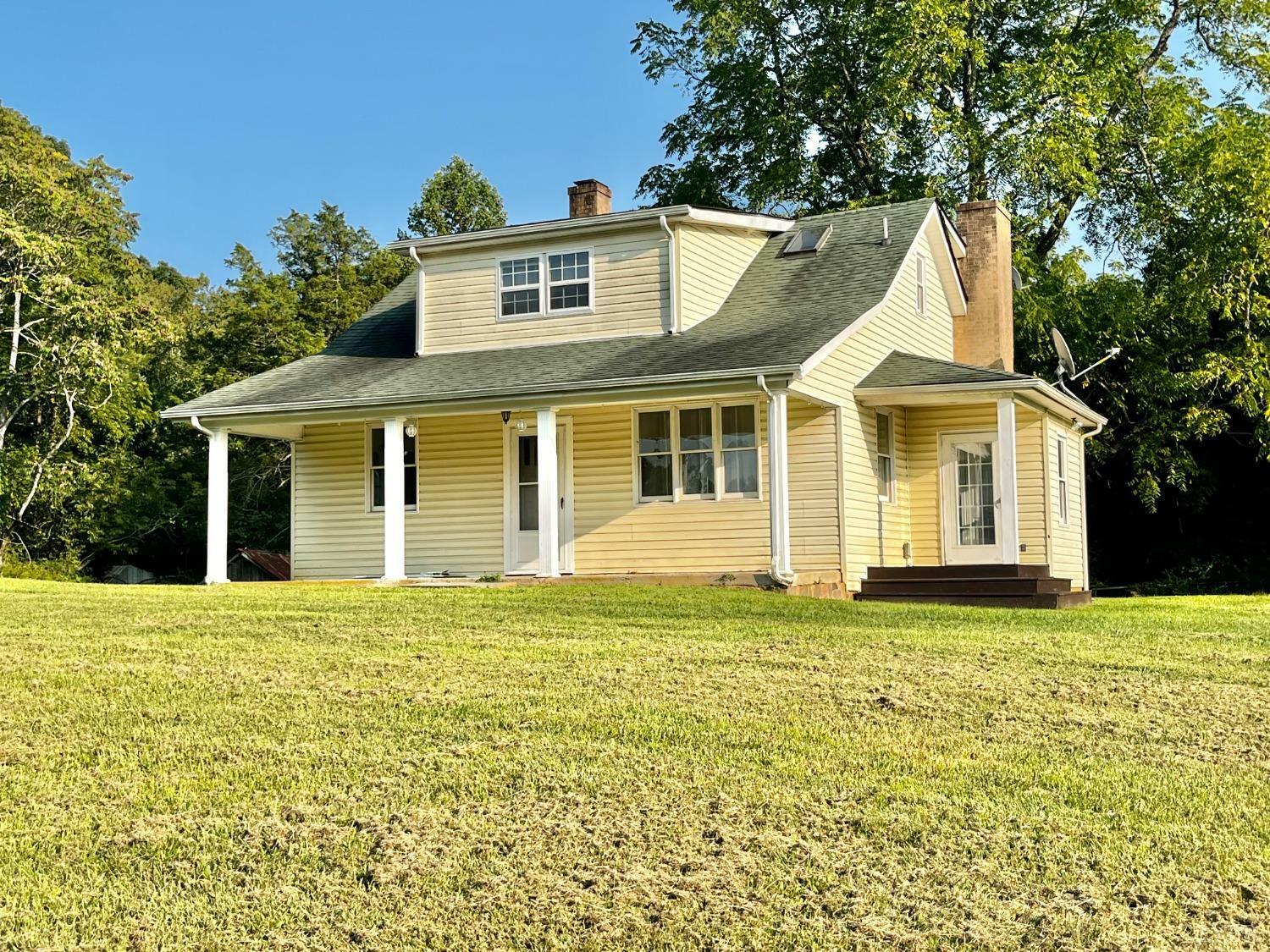 Property Photo:  4018 Smith Mountain Lake Parkway  VA 24104 