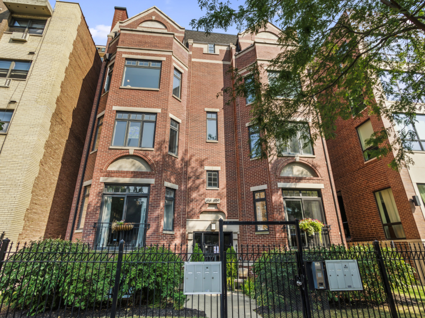 6161 N Kenmore Avenue 3N  Chicago IL 60660 photo