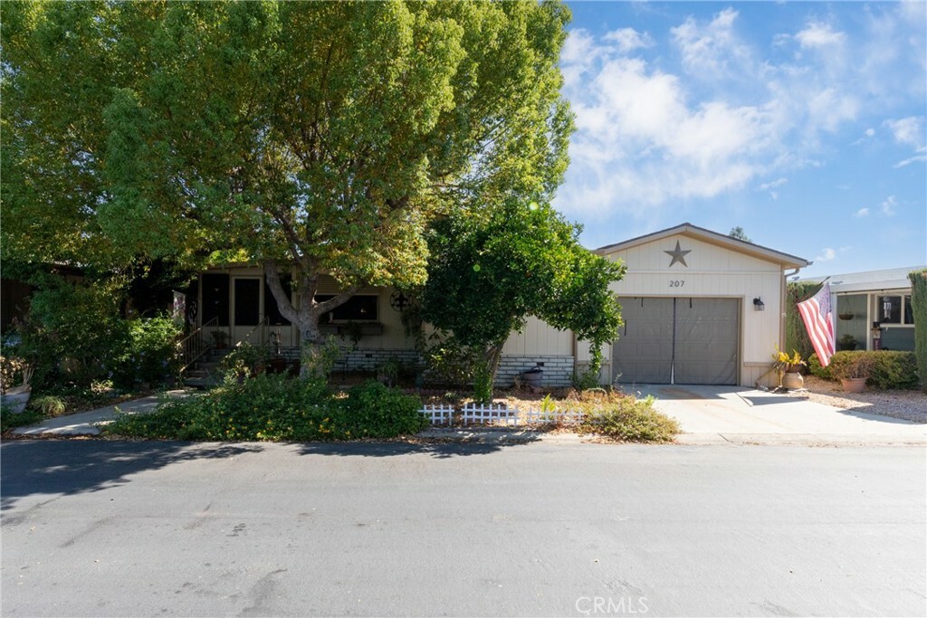 Property Photo:  2230 Lake Park Dr 207  CA 92583 