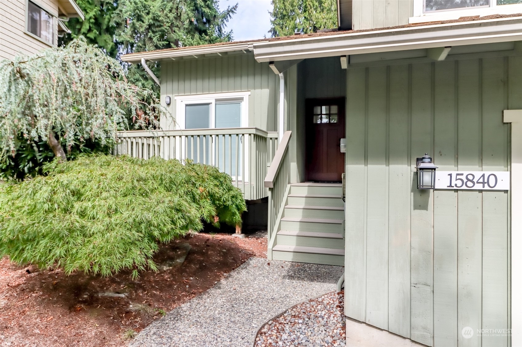 Property Photo:  15840 NE 67th Place  WA 98052 