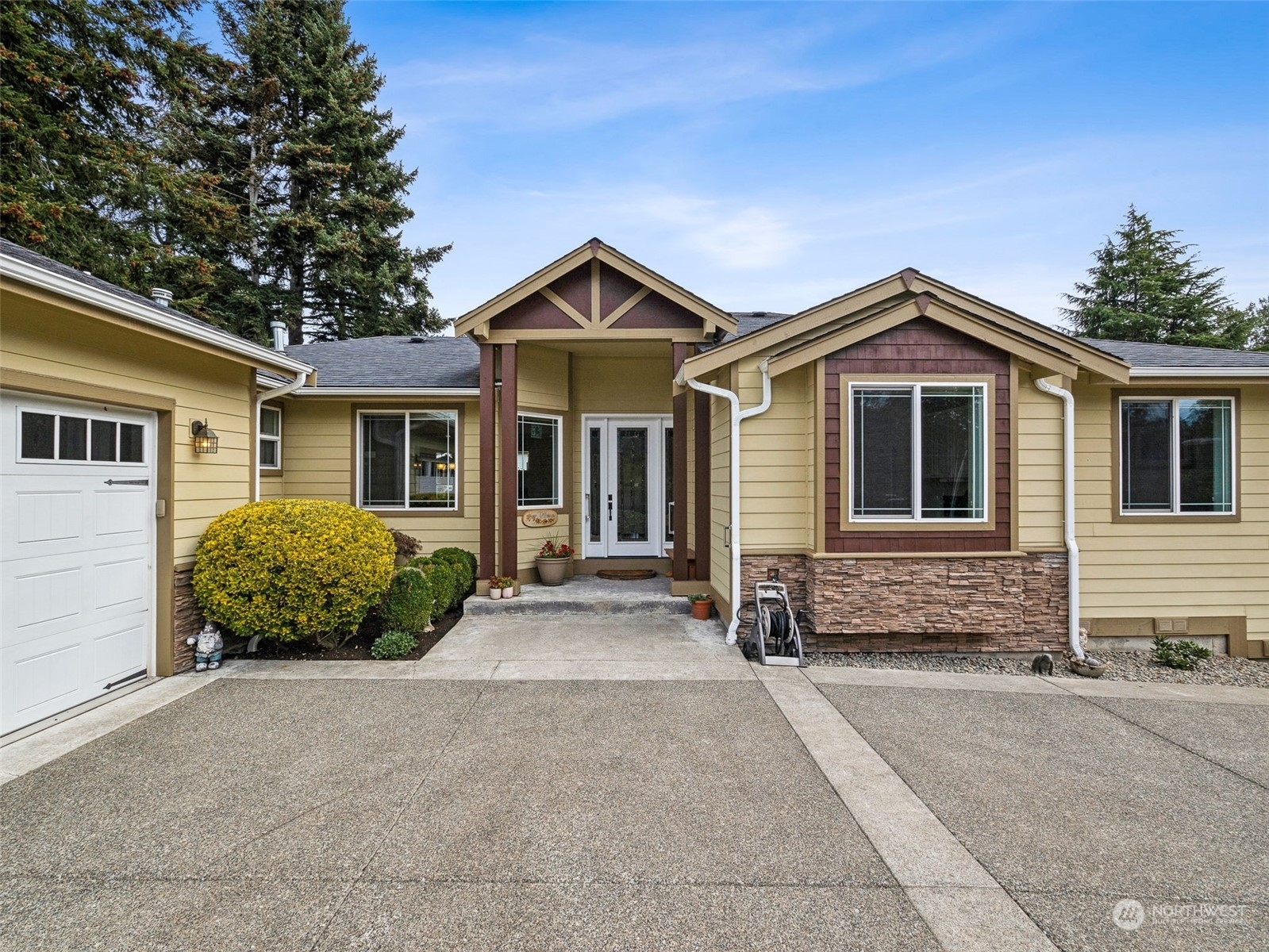 Property Photo:  16904 Ambaum Boulevard S  WA 98148 