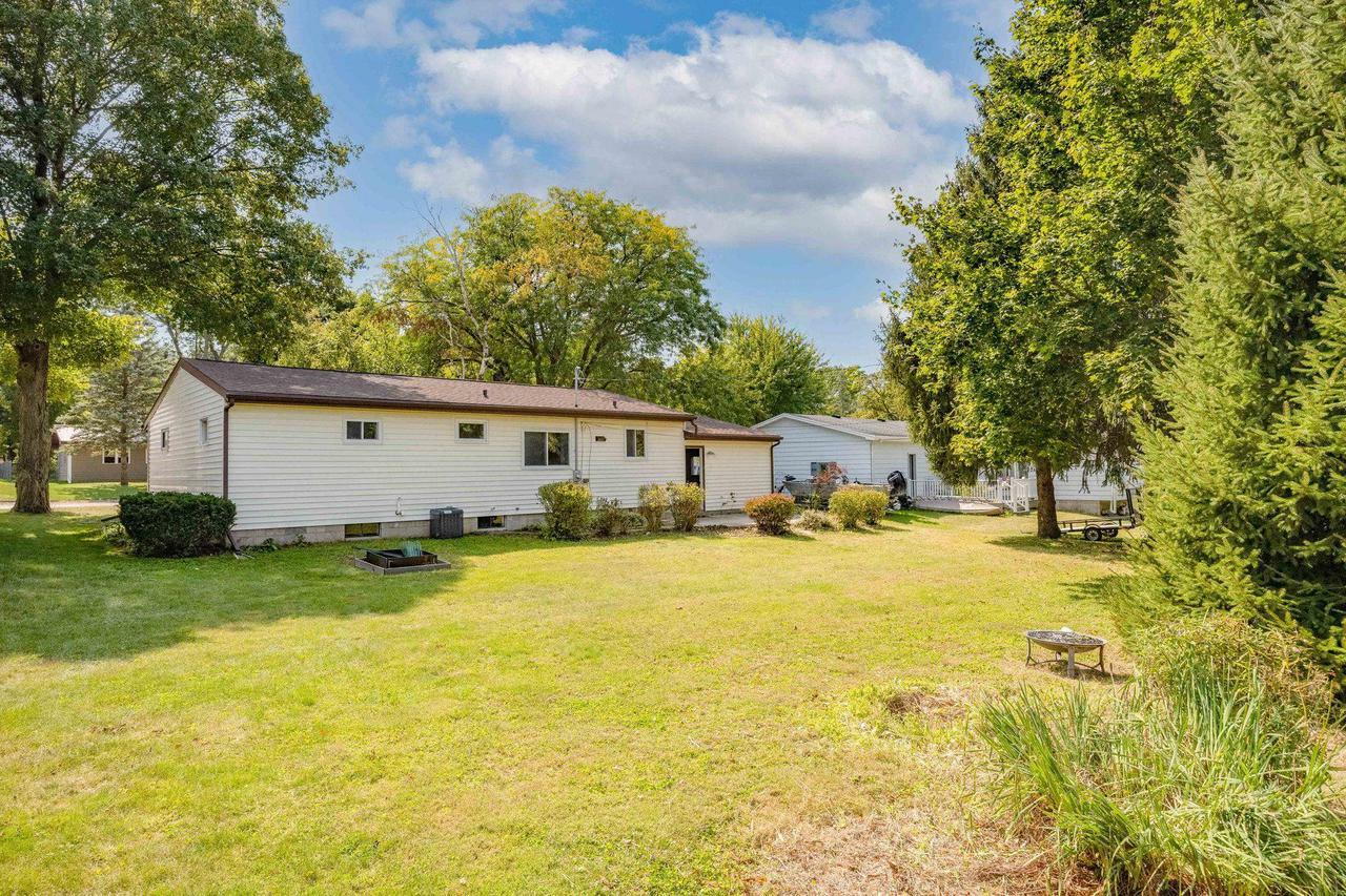 Property Photo:  422 Hemphill Avenue  WI 53534 