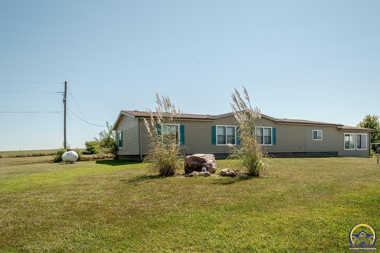 Property Photo: 5026 NE Wallace Ln KS 66617