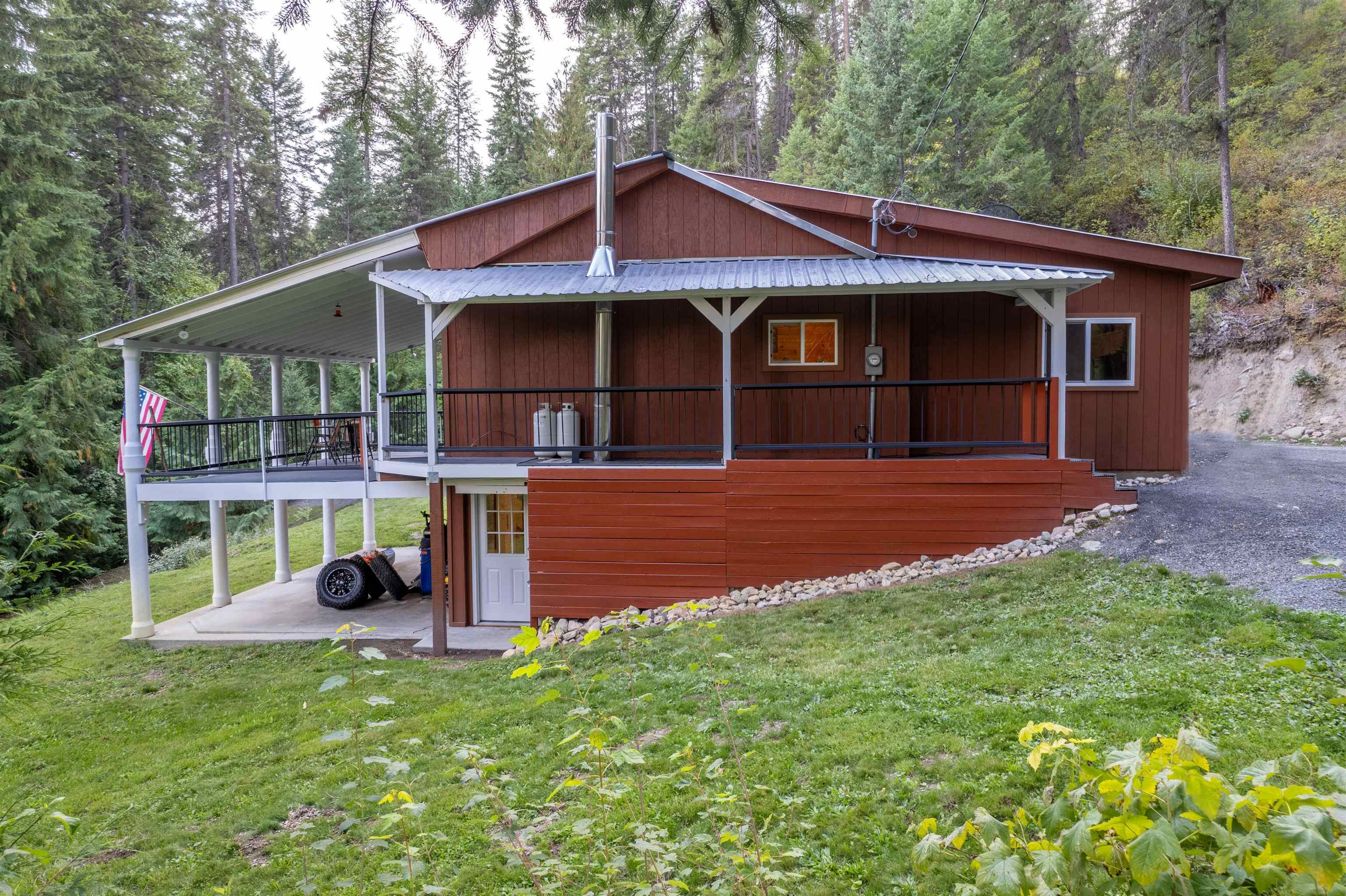 Property Photo:  604 Deadman Creek Rd  WA 99141 