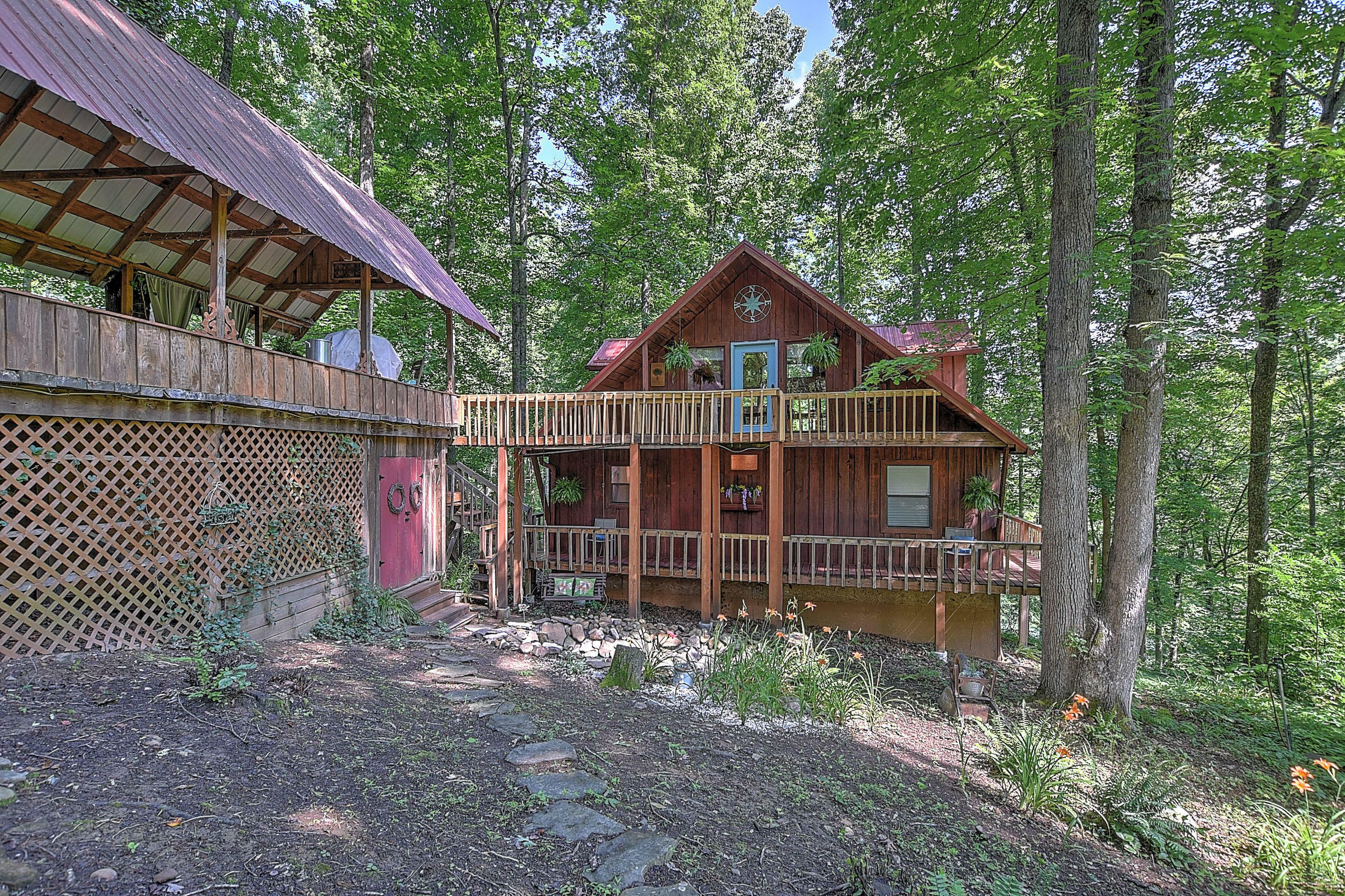 Property Photo:  204 Woodland Circle  TN 37620 