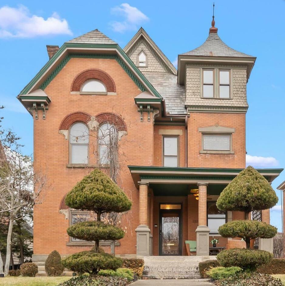 130 Buttles Avenue  Columbus OH 43215 photo