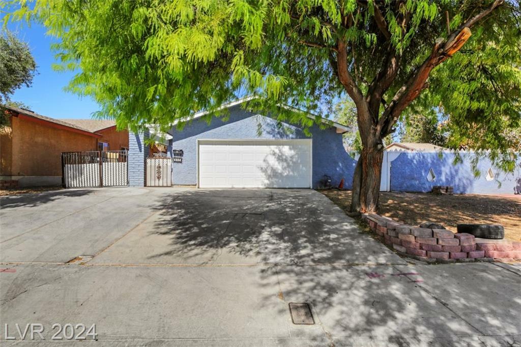 Property Photo:  4554 East Viking Road  NV 89121 