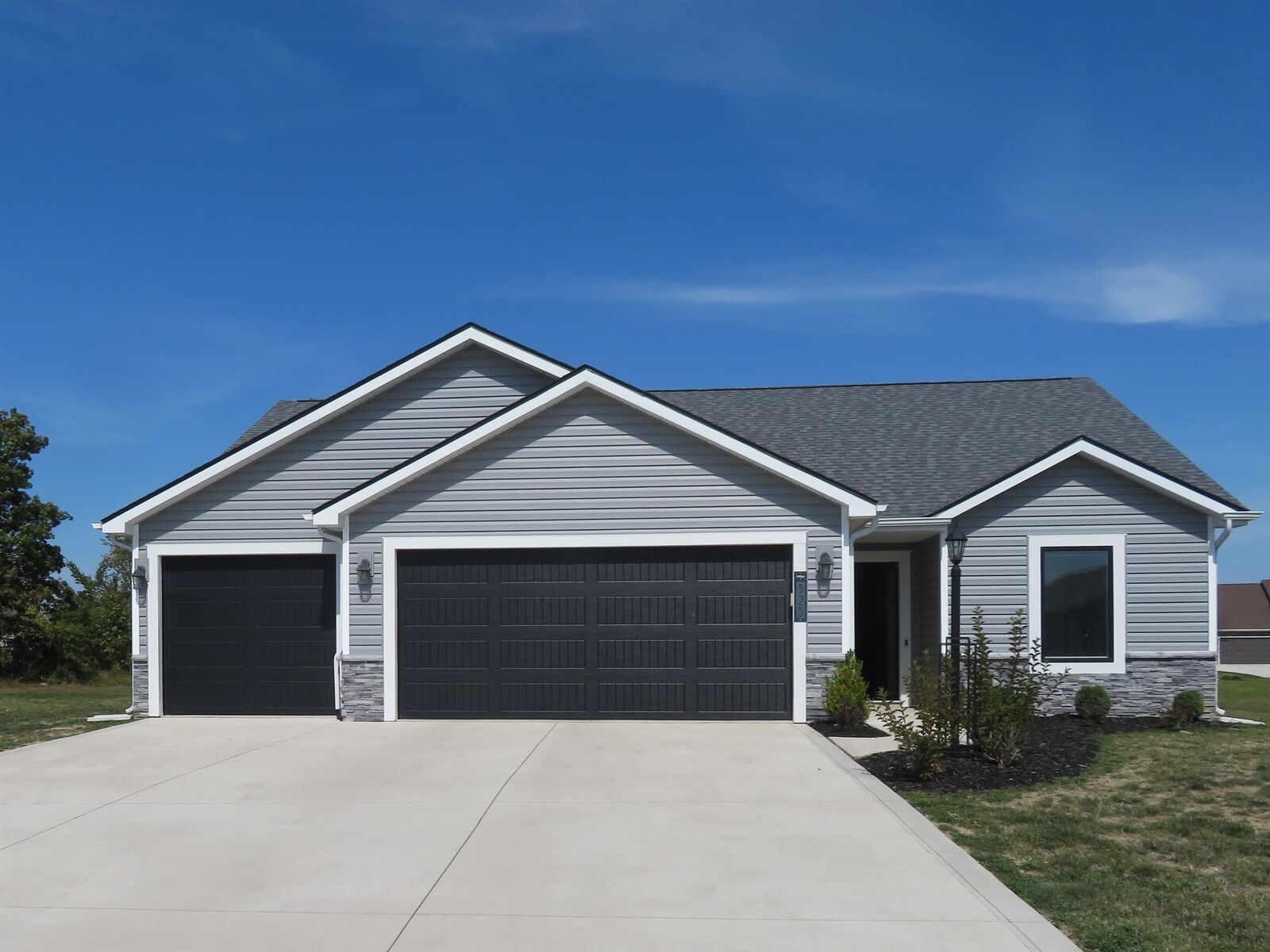 Property Photo: 323 Persimmon Cove IN 46814