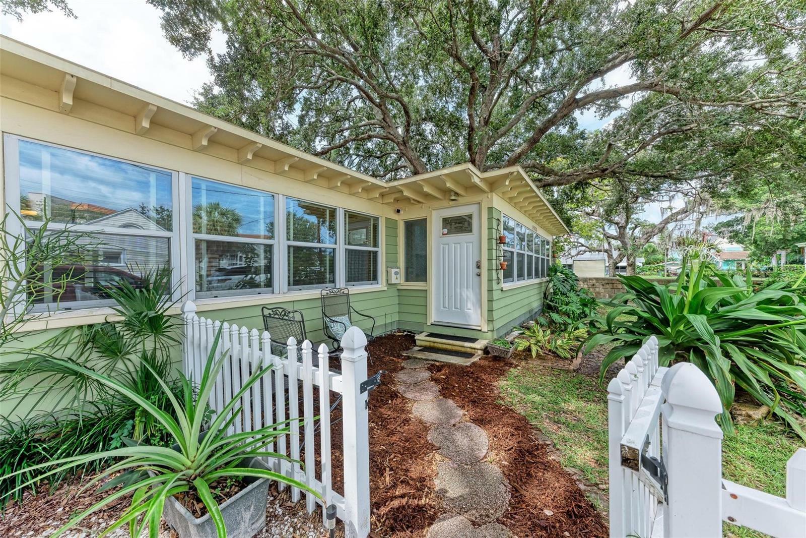 Property Photo:  1533 1st Ave Drive W  FL 34205 