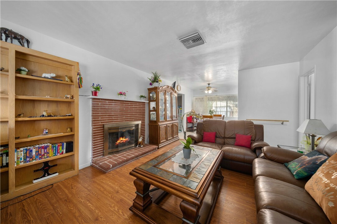 Property Photo:  14345 Chase Street  CA 91402 