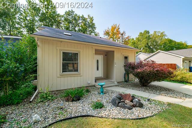 Property Photo:  5727 Prentis Road  MI 48327 