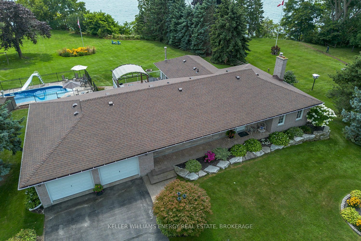 Property Photo:  3667 Lakeshore Rd  ON L1B 0G9 