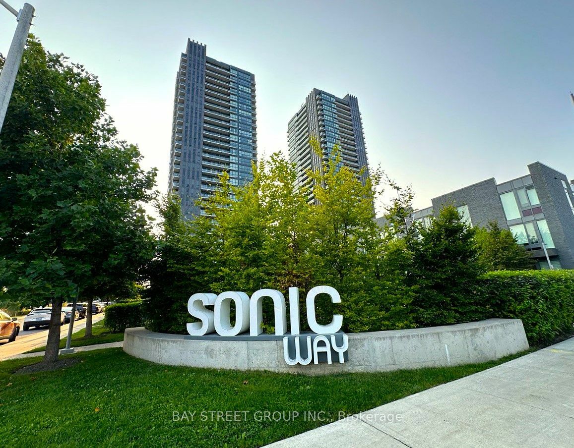 Property Photo:  6 Sonic Way 2906  ON M3C 0P1 