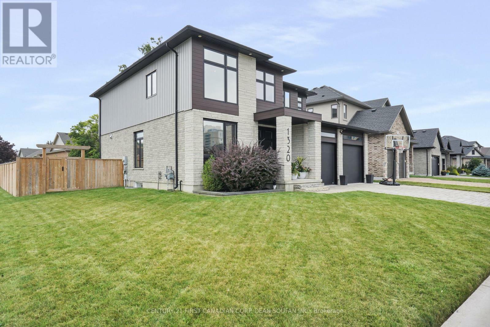 Property Photo:  1320 Thornley Street  ON N6K 0G7 