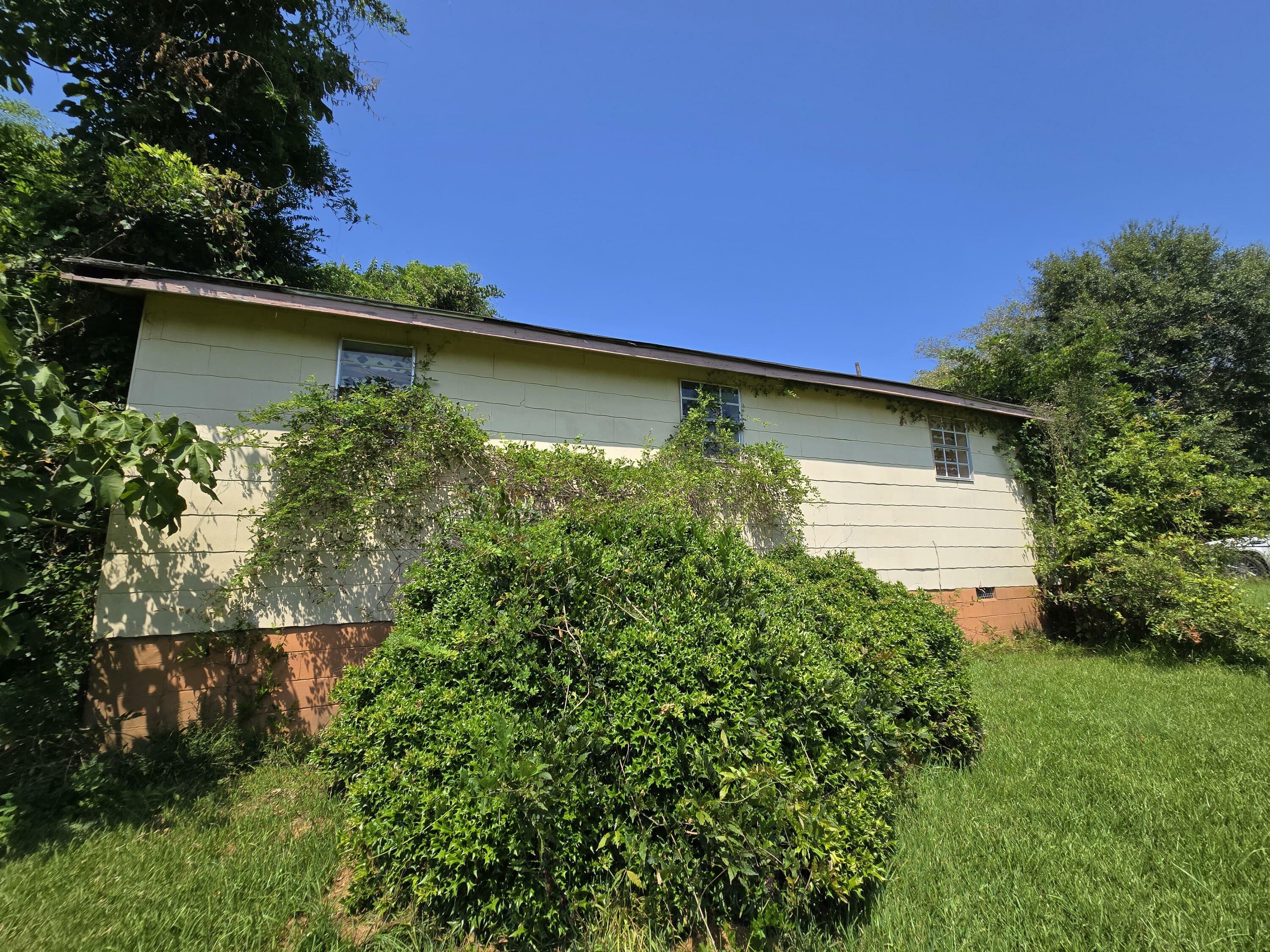 Property Photo:  502 Grady St.  MS 39437 