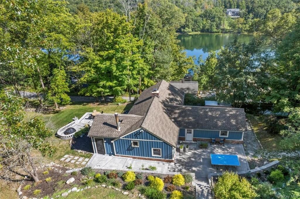 Property Photo:  21 Sparrow Street  NY 10950 