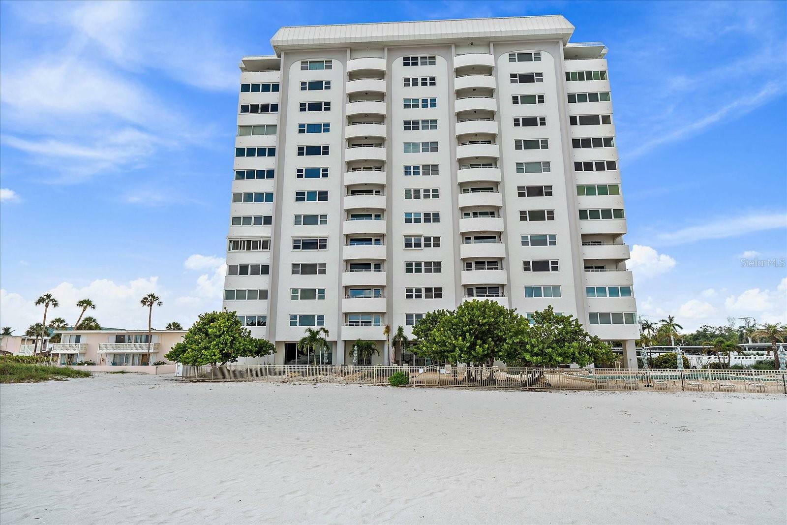 Property Photo:  1700 Benjamin Franklin Drive 2E  FL 34236 