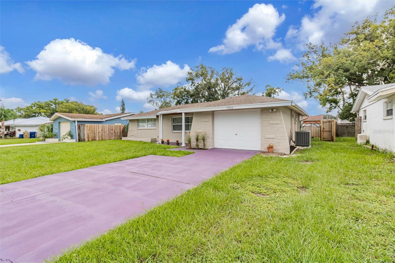 Property Photo:  7506 Cumber Drive  FL 34653 