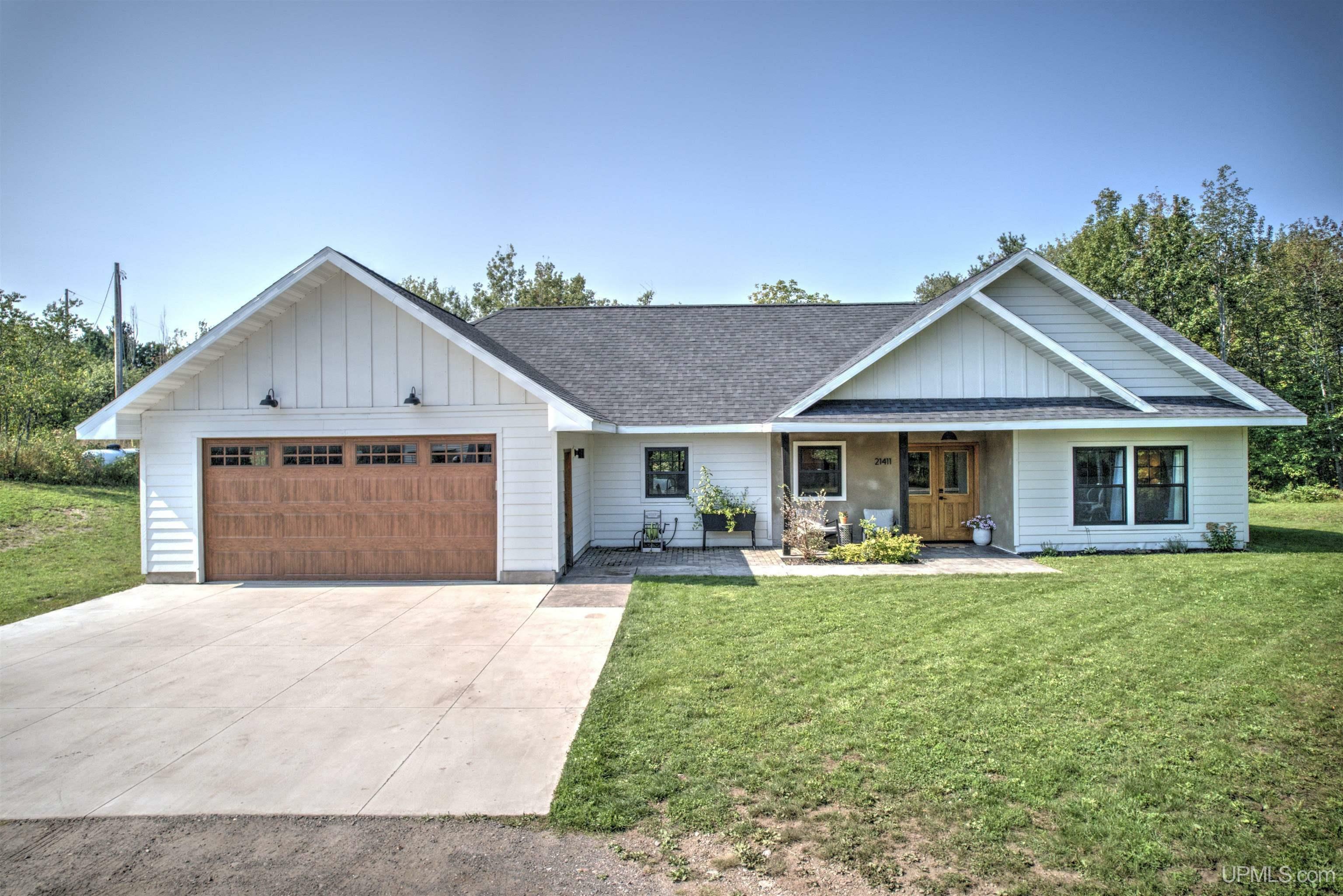 Property Photo:  21411 No 9 Road  MI 49930 