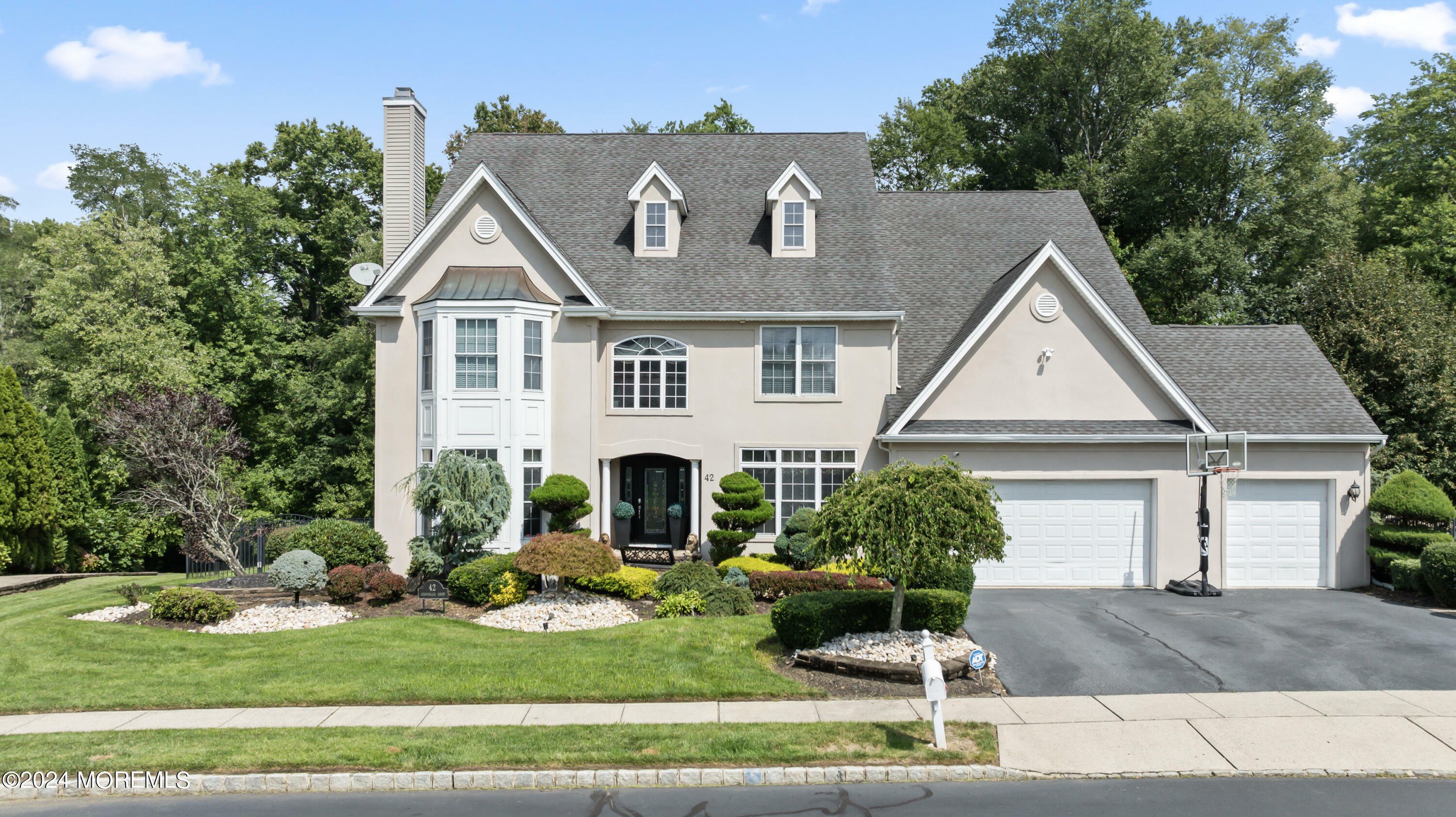 Property Photo:  42 Cornwallis Court  NJ 07726 