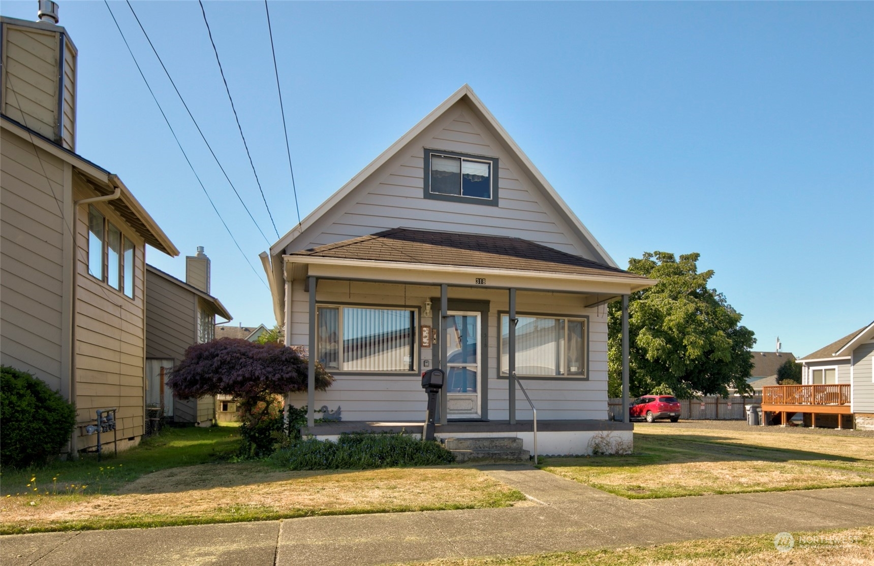 Property Photo:  318 J Street  WA 98550 