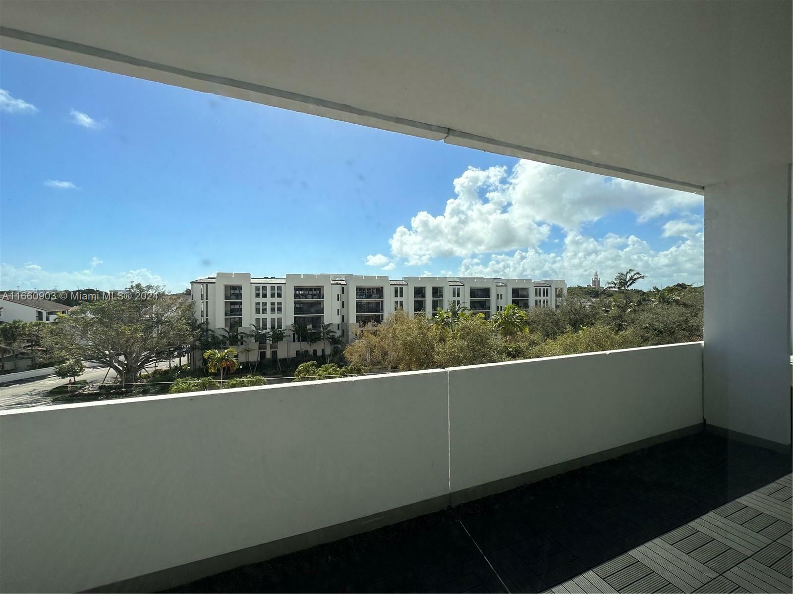 Property Photo:  700 Biltmore Way 506  FL 33134 