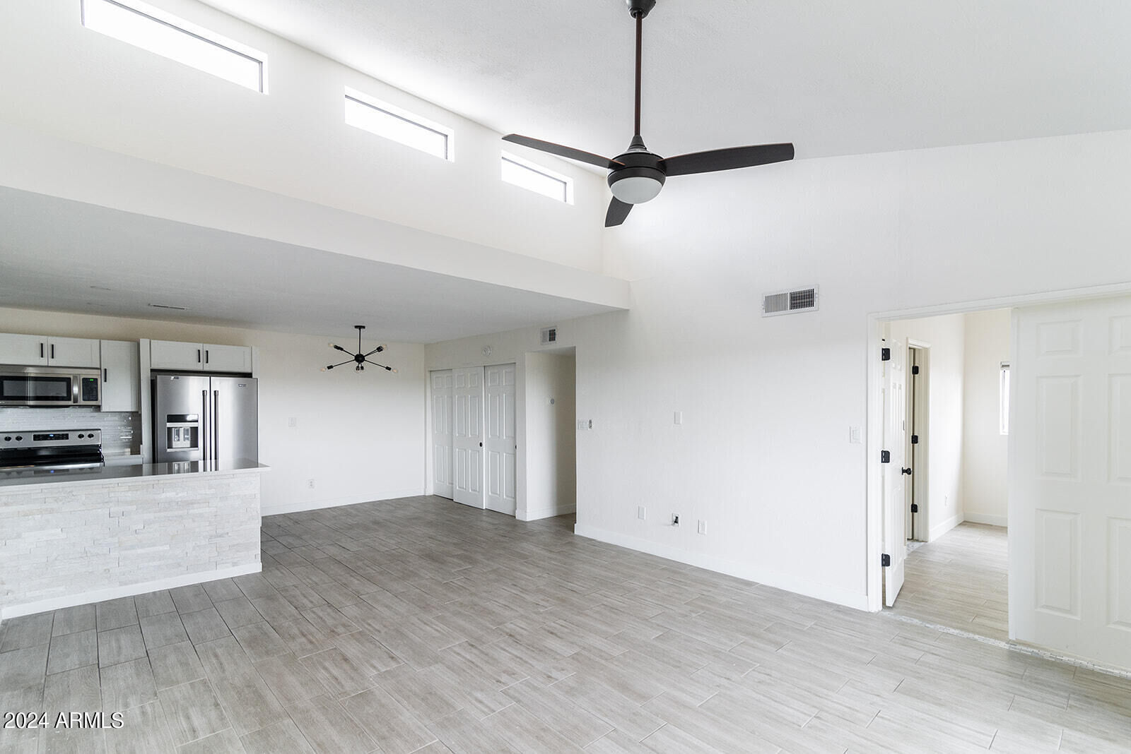 Property Photo: 6480 N 82nd Street 2223 AZ 85250