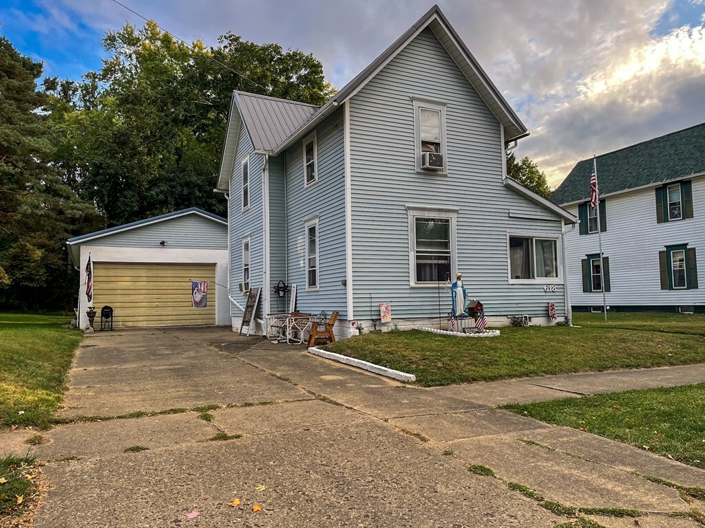 Property Photo:  618 E Main St  OH 44842 