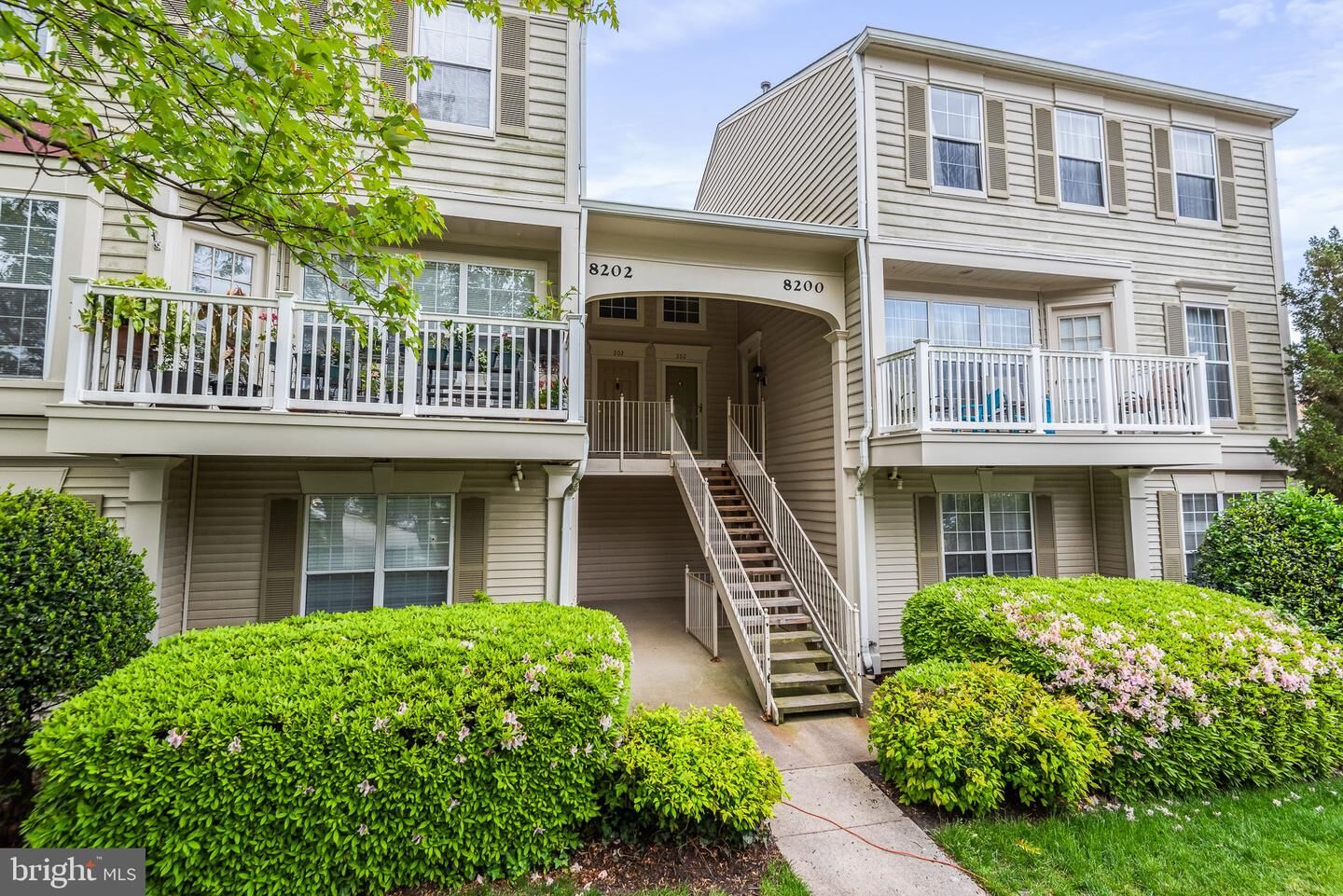 Property Photo:  8202 Catbird Circle 101  VA 22079 