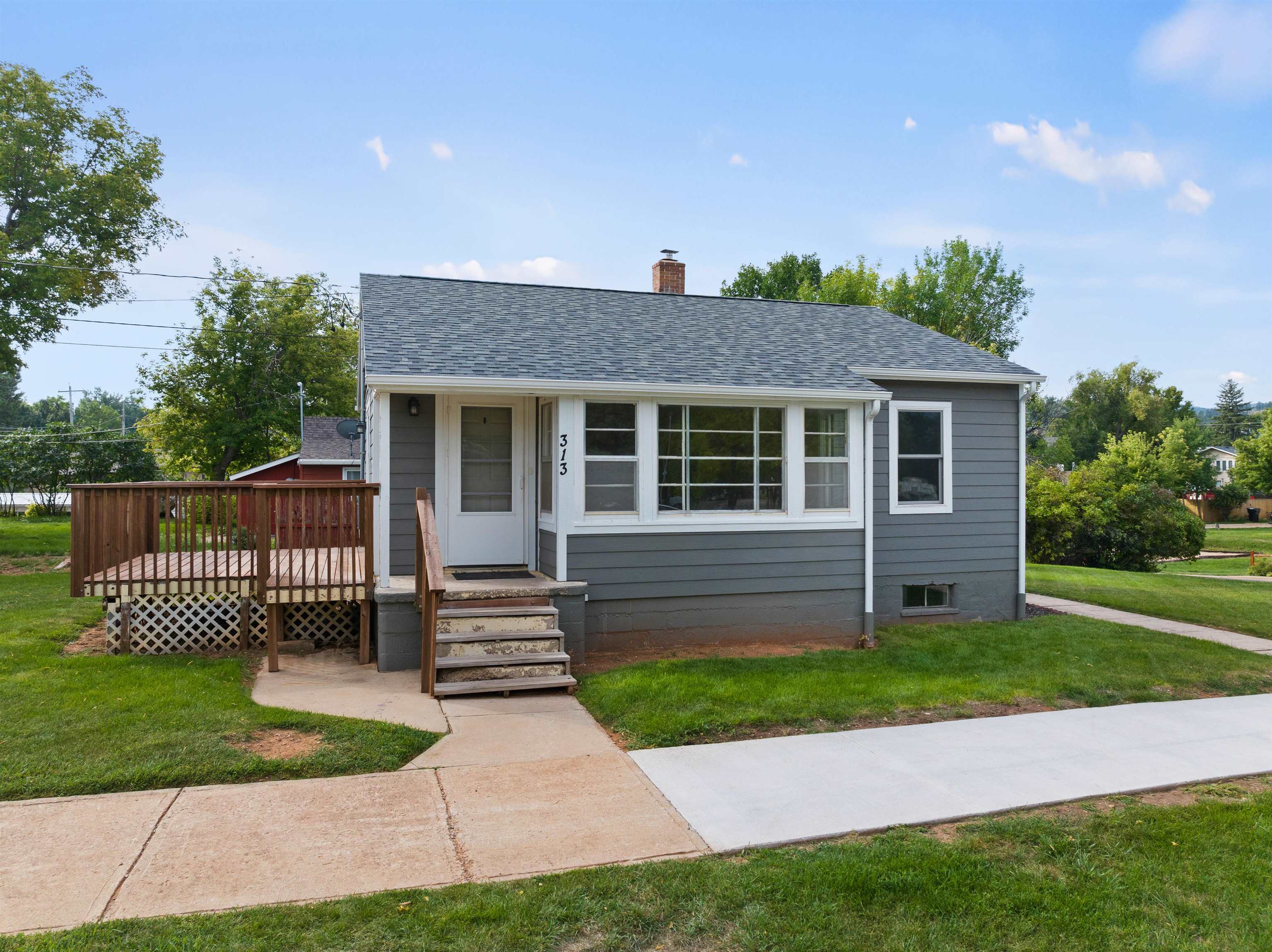 Property Photo:  313 &Amp 313 1/2 E Federal Street  SD 57783 