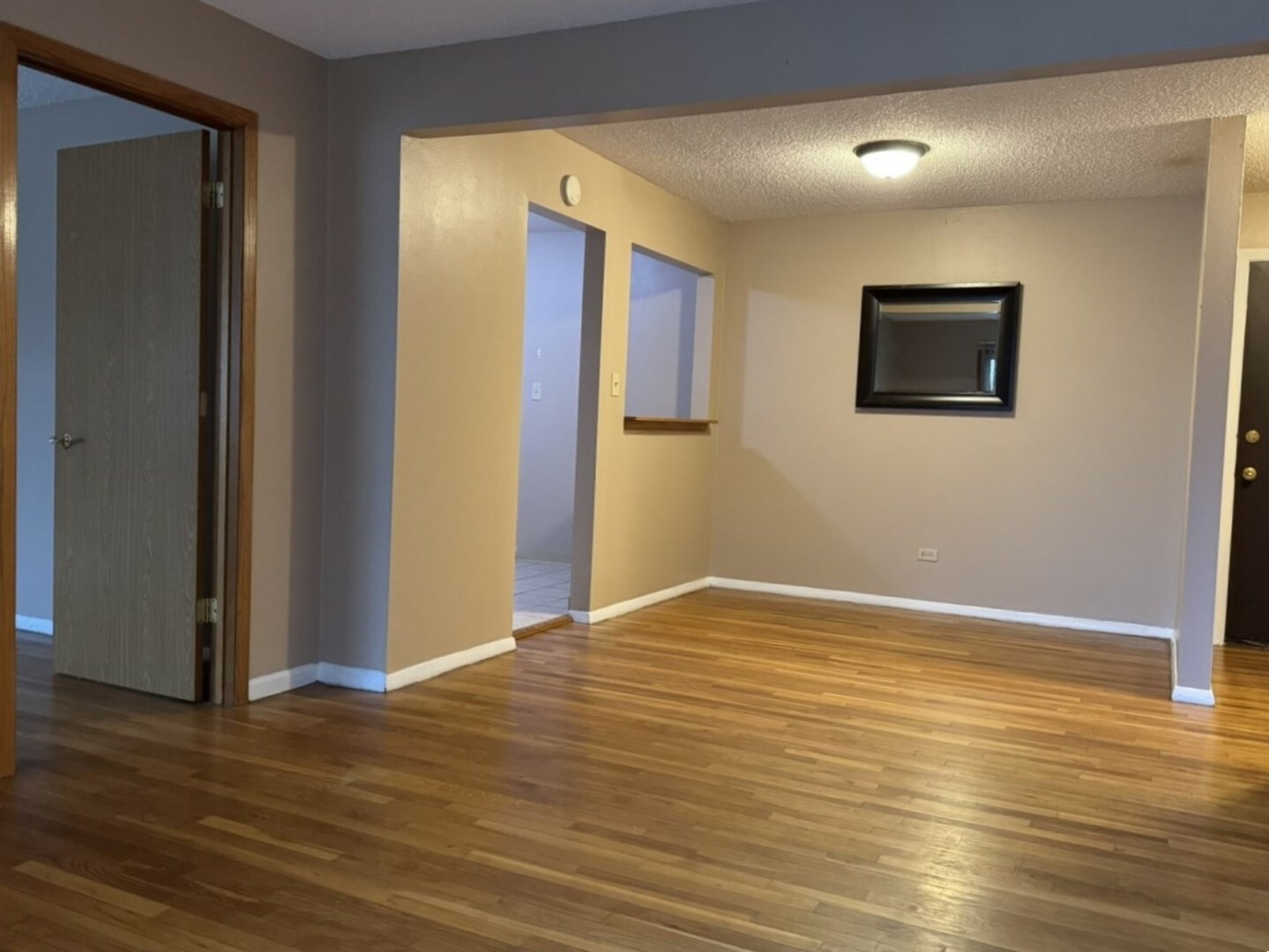 Property Photo:  8995 Kennedy Drive 1E  IL 60016 