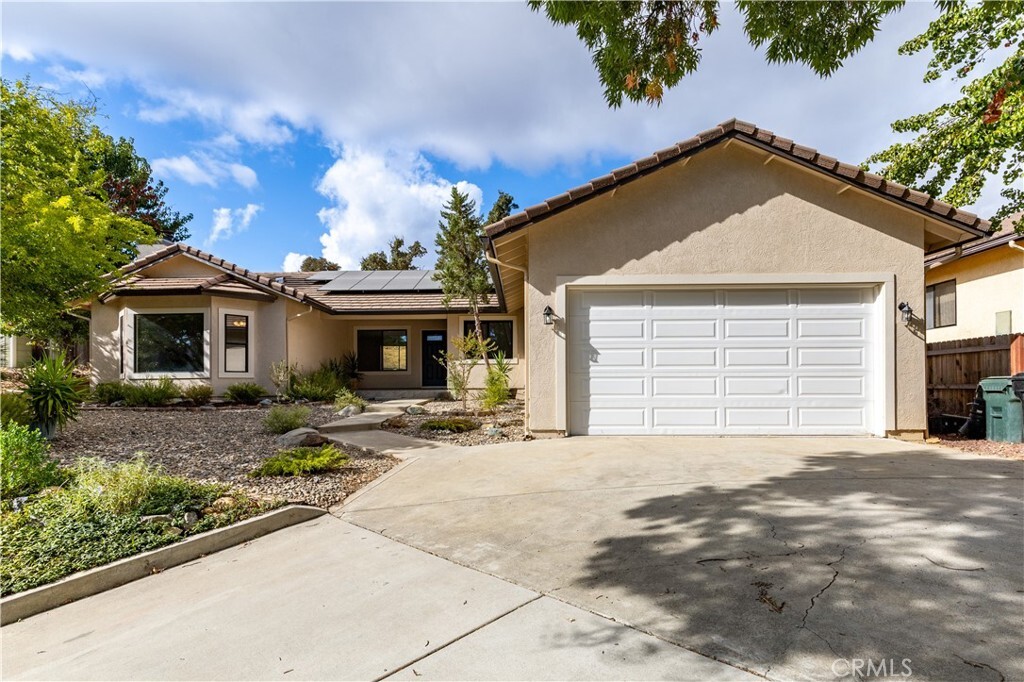 Property Photo: 2255 Wood Duck Lane CA 93446