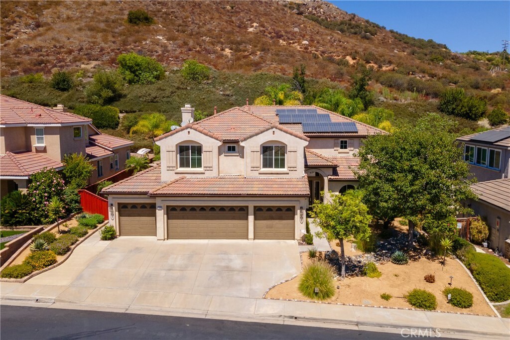 Property Photo:  23860 Hollingsworth Drive  CA 92562 