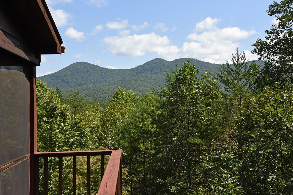 Property Photo:  143 Meadow Creek Drive  GA 30512 