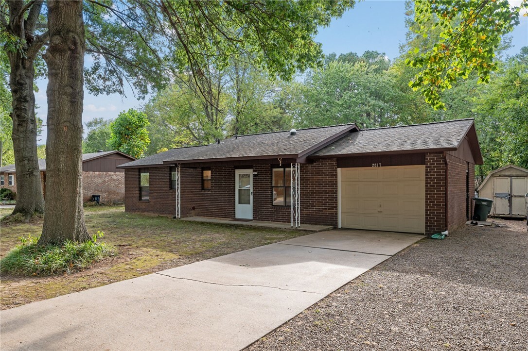 Property Photo:  2817 N Susan Carol Lane  AR 72703 