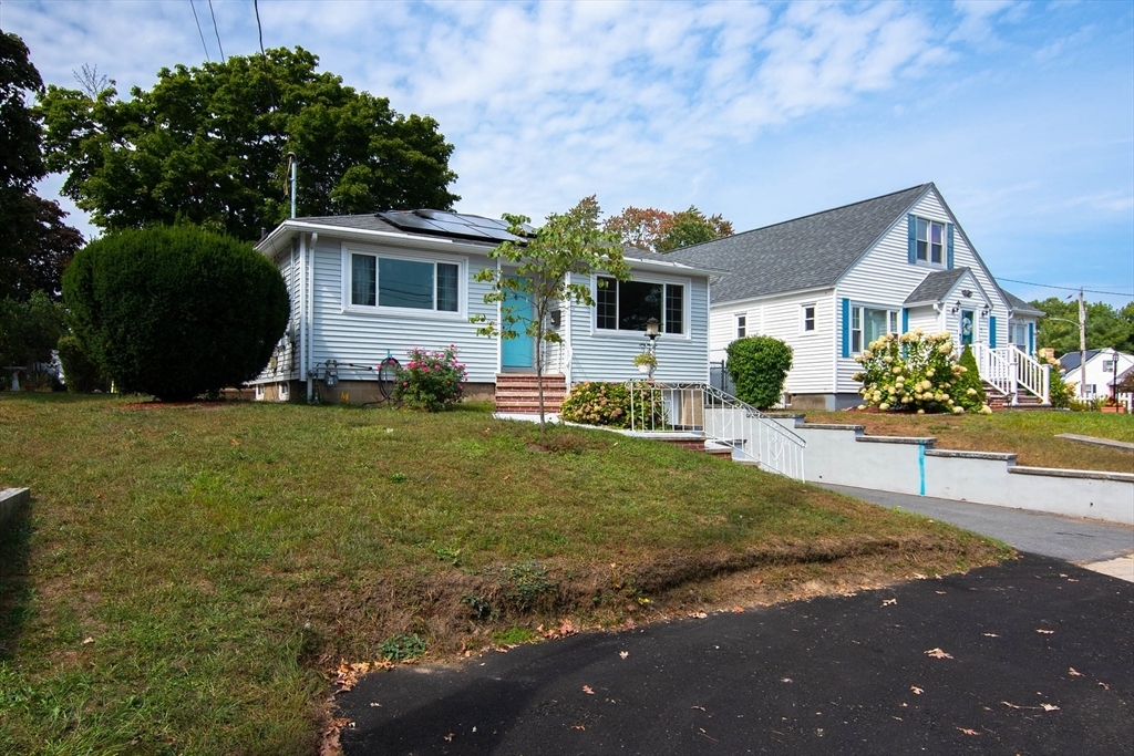 Property Photo:  9 Chickering Rd  MA 01843 