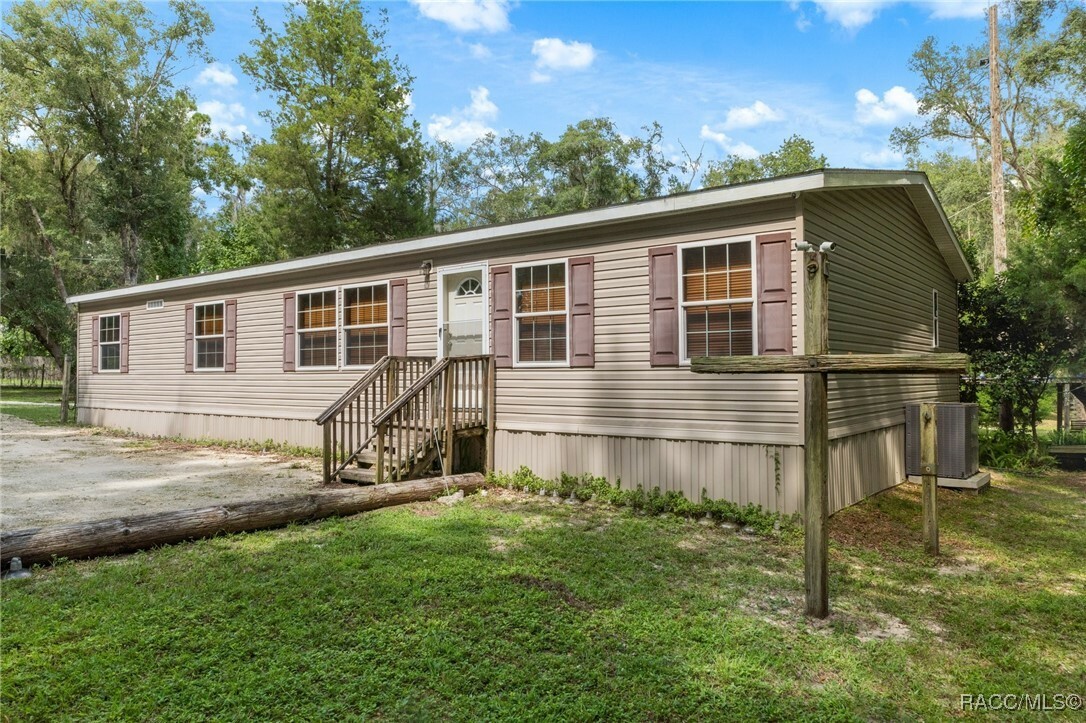 Property Photo:  9159 Cr647c Road  FL 33513 