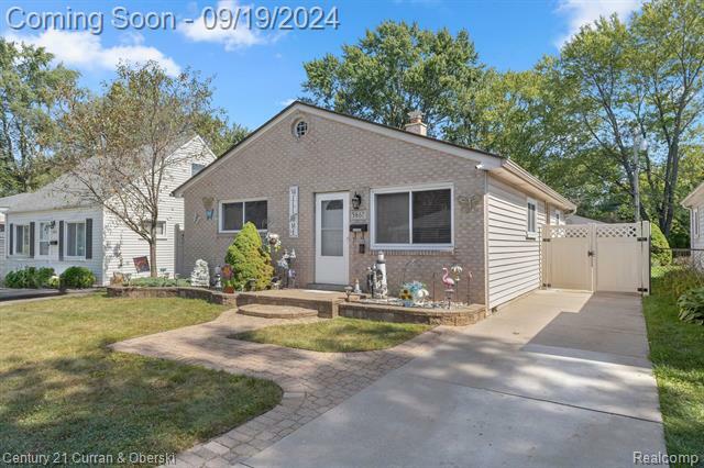 Property Photo:  5667 Hipp Street  MI 48125 