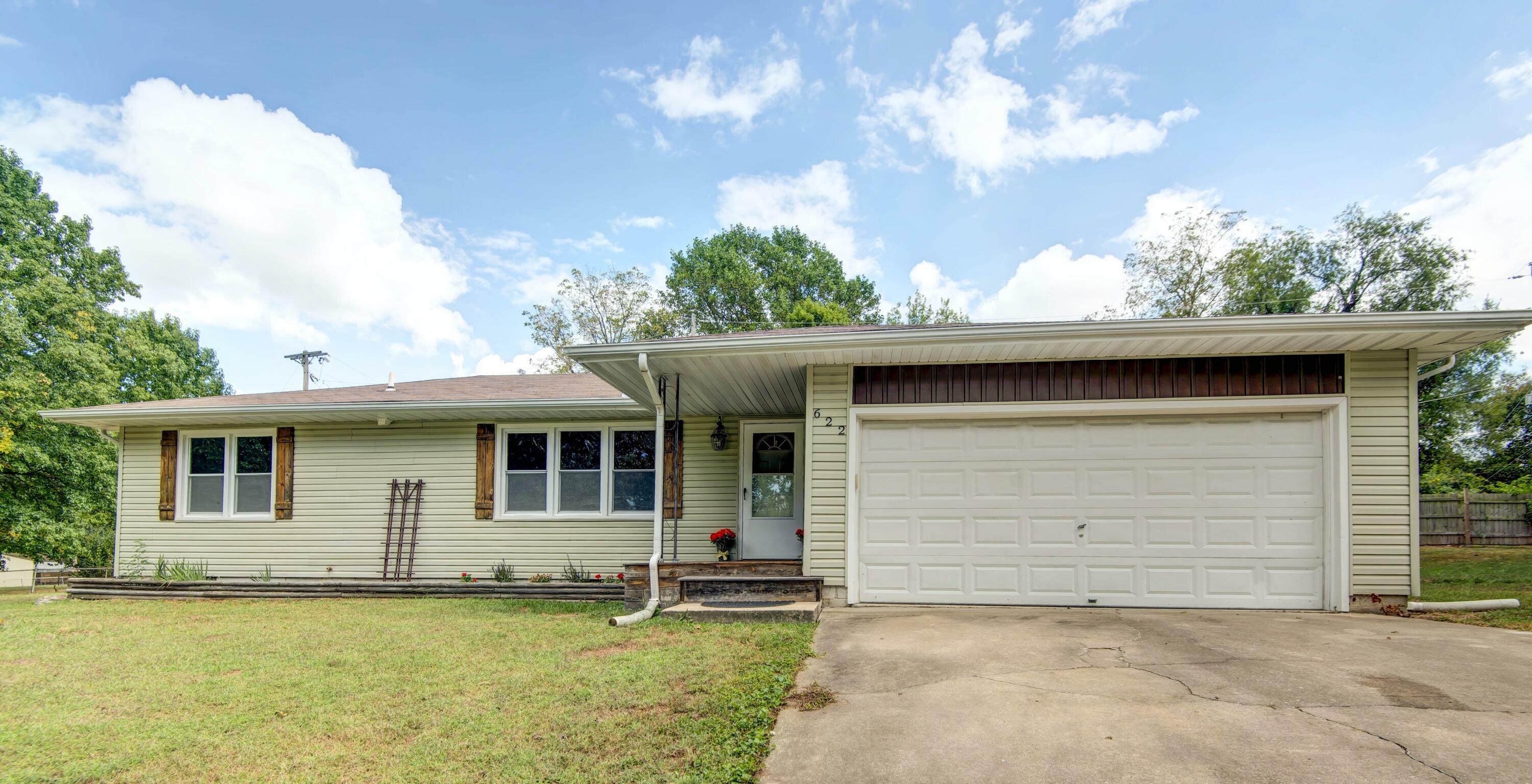 Property Photo:  622 Mark Street  MO 65781 