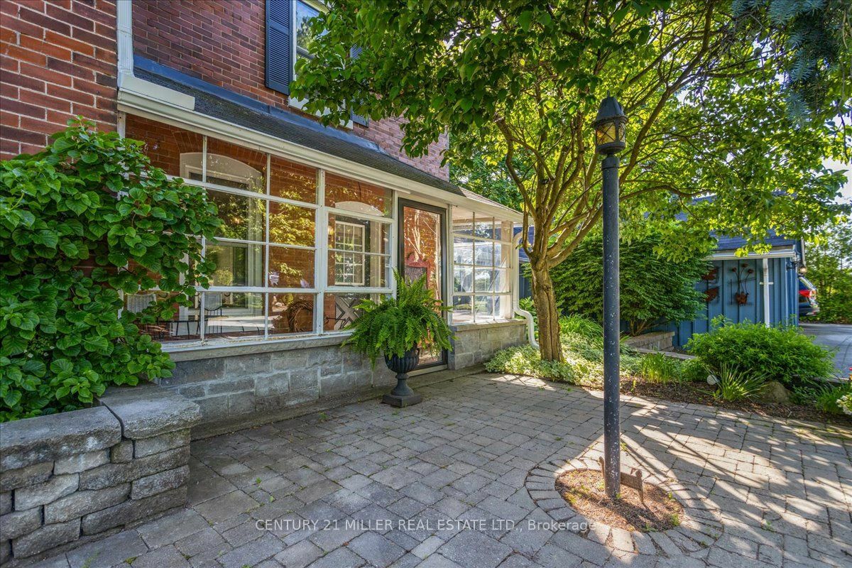 Photo de la propriété:  585 Dundas St E  ON L8B 0G7 