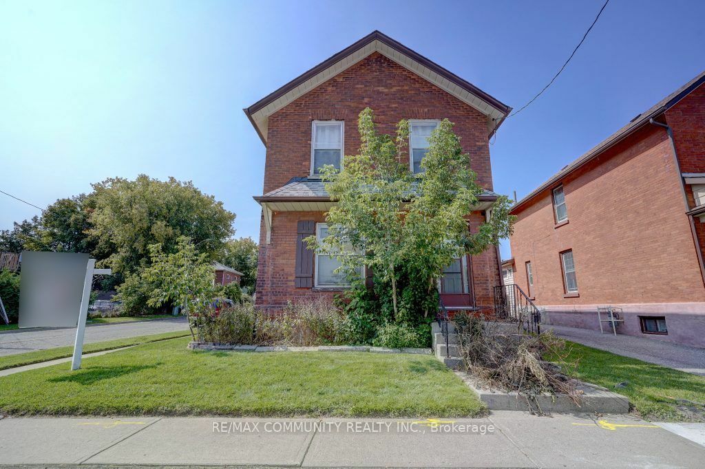 182 Albert St  Oshawa ON L1H 4R2 photo