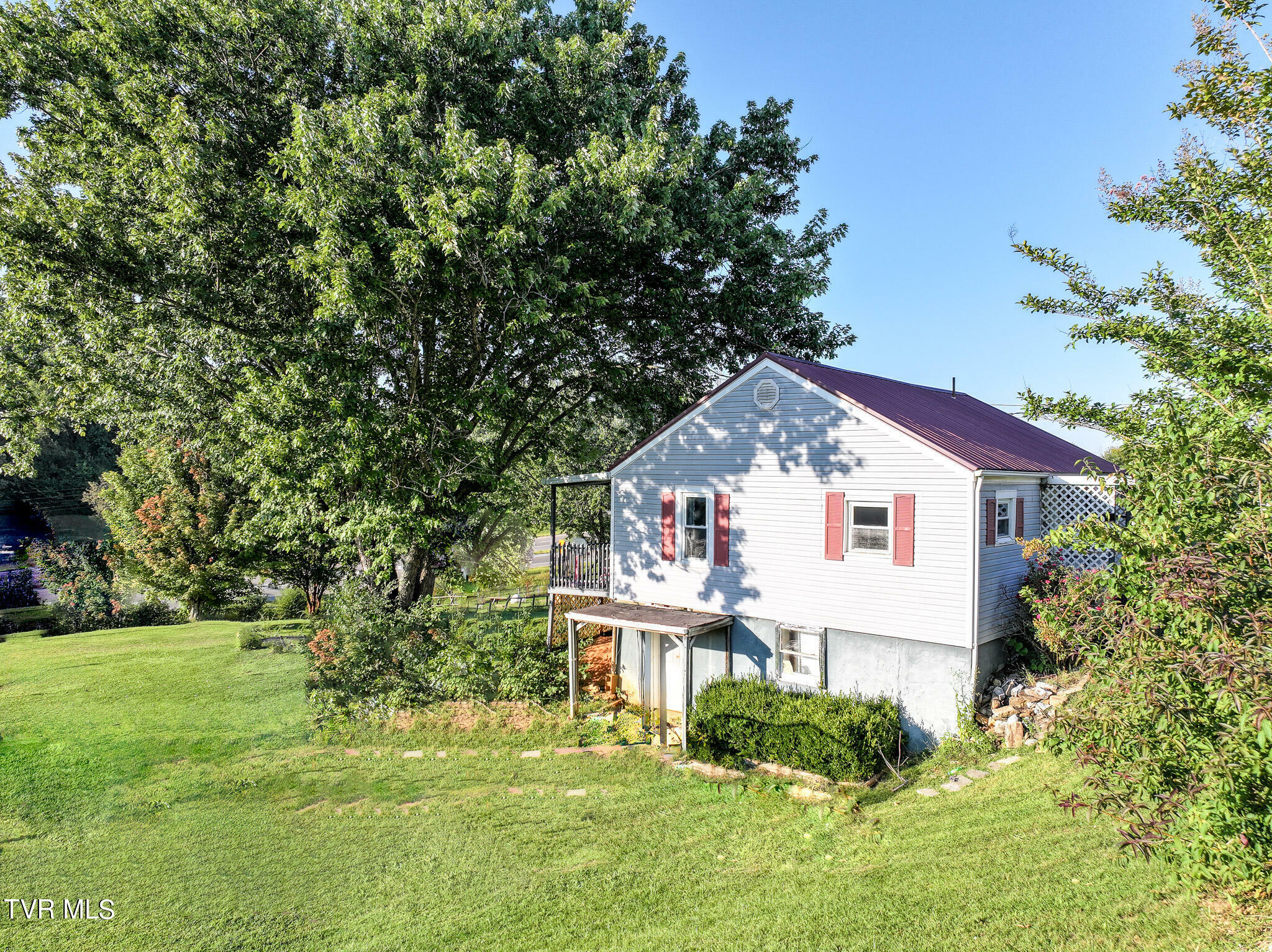 Property Photo:  484 Old Knoxville Highway  TN 37743 