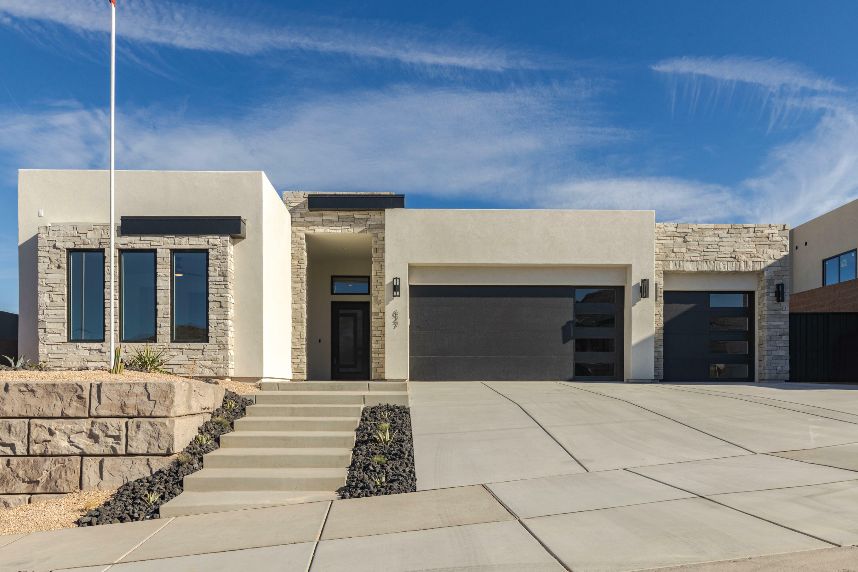 Property Photo: 627 S 1800 W UT 84737