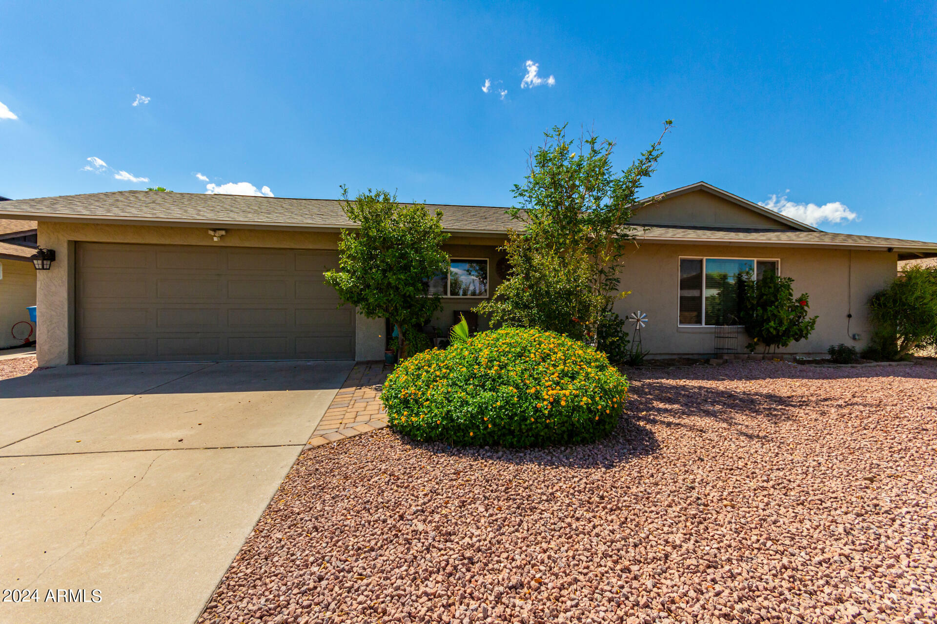 Property Photo:  3525 W Saint Moritz Lane  AZ 85053 