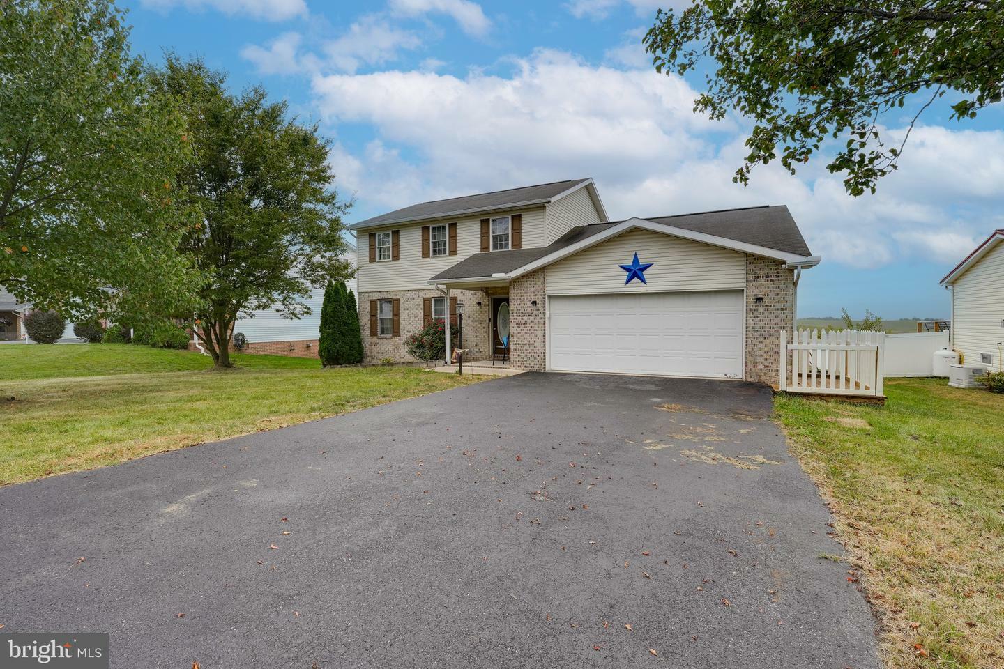 Property Photo:  1751 Holly Lane  PA 17201 