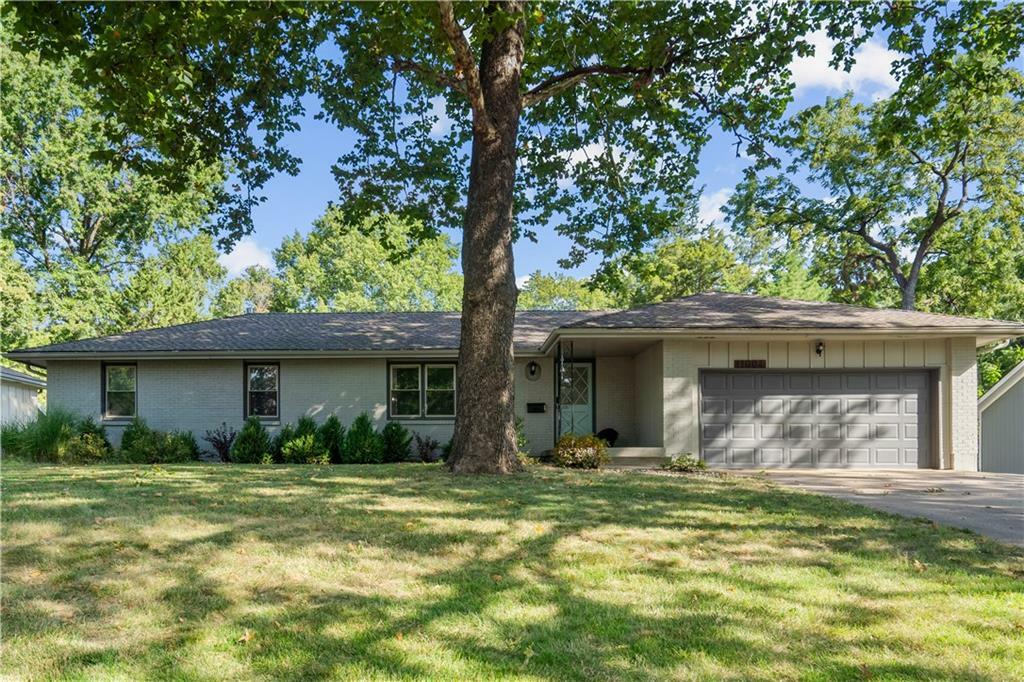 Property Photo: 11004 W 71st Street KS 66203