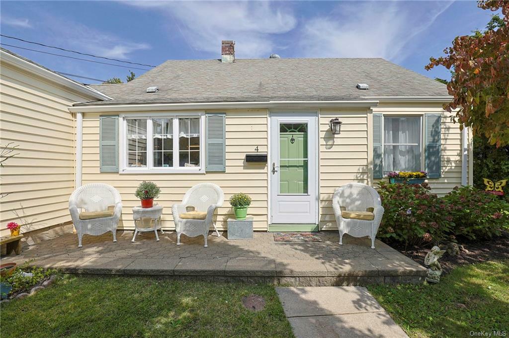 Property Photo:  4 Wells Avenue  NY 10520 