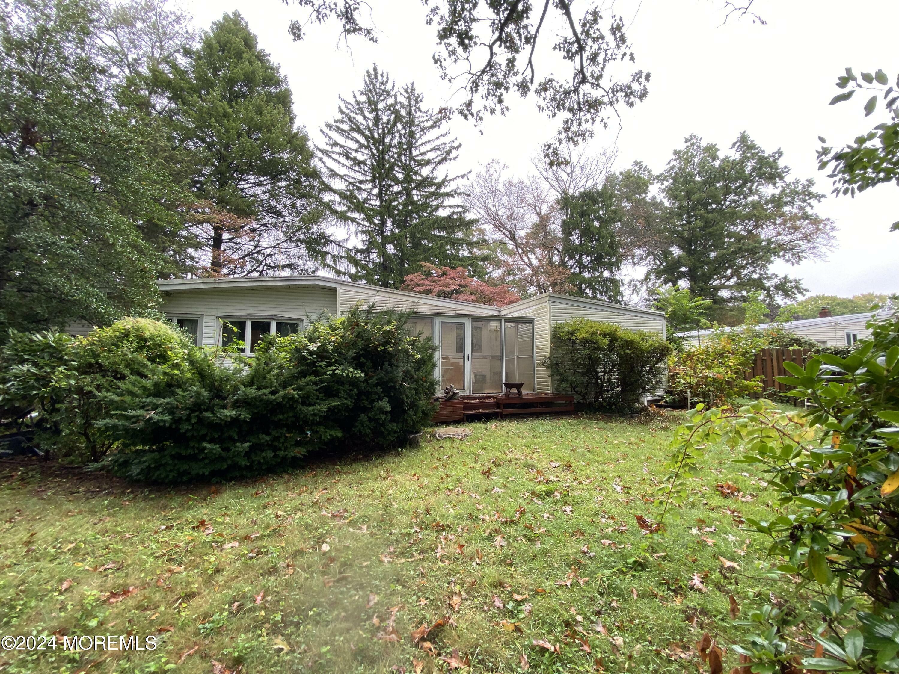 Property Photo:  72 Parkview Terrace  NJ 07738 