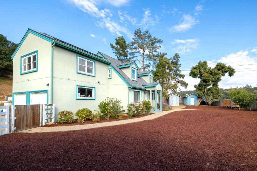 Property Photo:  565 Strawberry Road A  CA 95076 