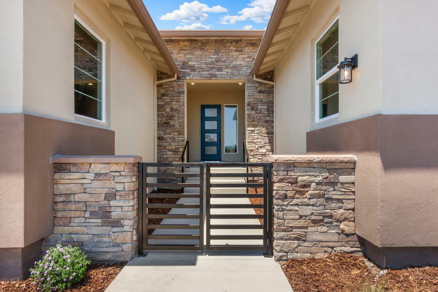 Property Photo:  404 Canyon Creek Drive  CA 95603 